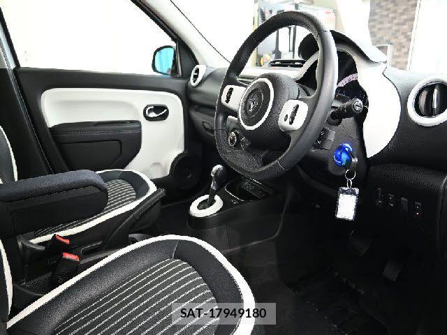 Renault TWINGO 2021-07 7509874-3