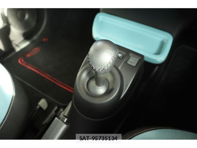 Renault TWINGO 2018-03 7727901-8