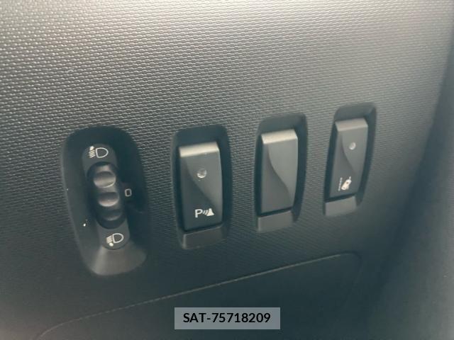 Renault TWINGO 2019-08 7727912-18