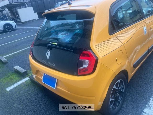 Renault TWINGO 2019-08 7727912-6