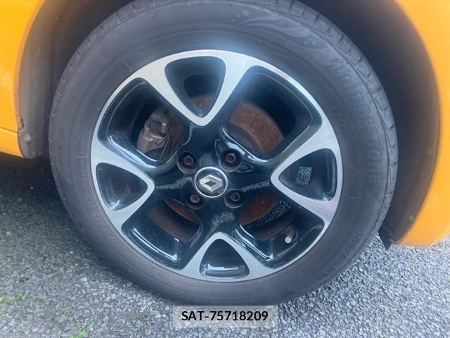 Renault TWINGO 2019-08 7727912-8