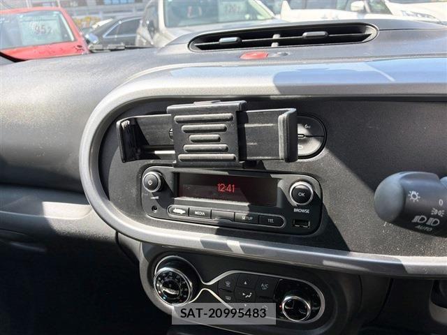 Renault TWINGO 2019-02 8037924-16