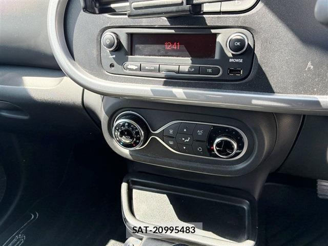Renault TWINGO 2019-02 8037924-17