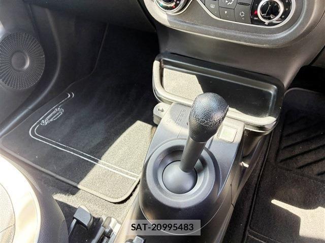 Renault TWINGO 2019-02 8037924-18
