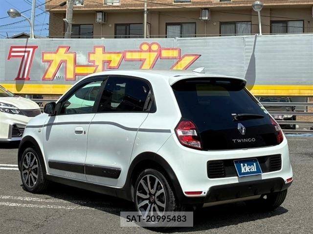 Renault TWINGO 2019-02 8037924-6