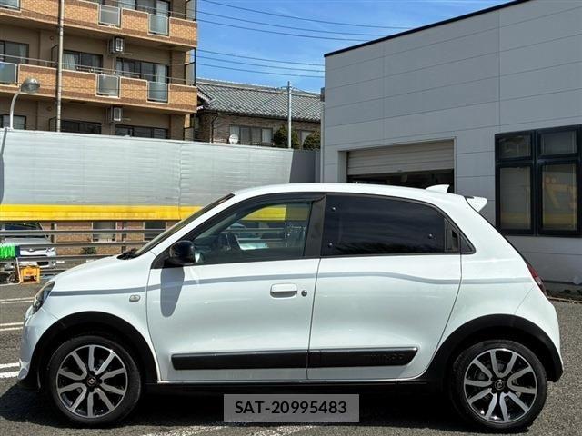 Renault TWINGO 2019-02 8037924-7