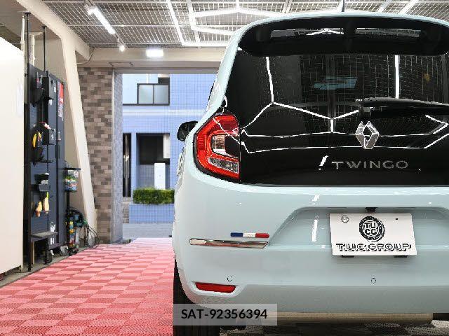 Renault TWINGO 2022-07 8132085-15