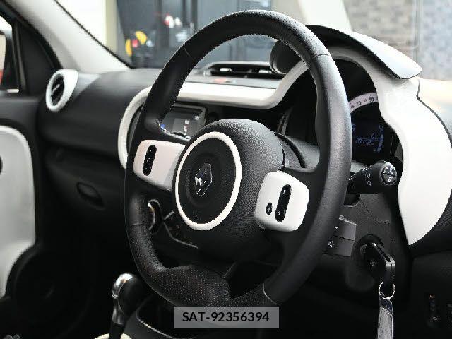 Renault TWINGO 2022-07 8132085-25