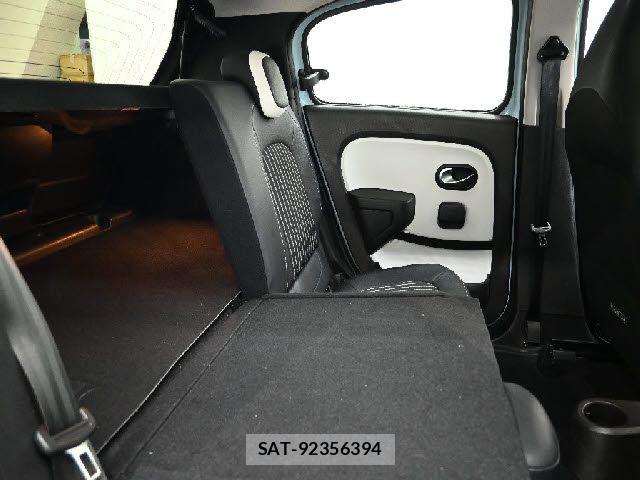 Renault TWINGO 2022-07 8132085-28