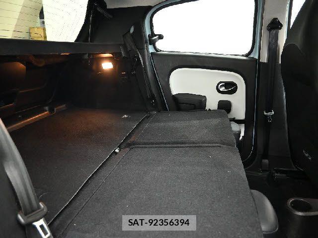 Renault TWINGO 2022-07 8132085-29