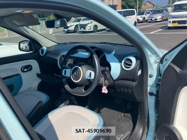 Renault TWINGO 2018-03 8132091-9