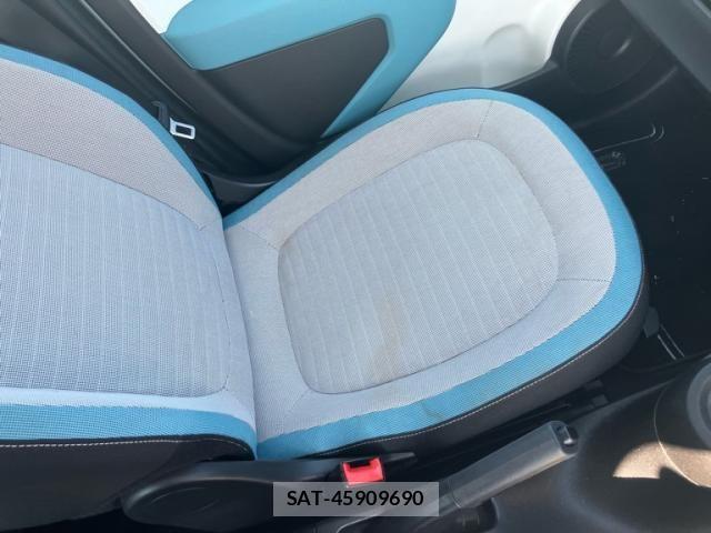 Renault TWINGO 2018-03 8132091-11