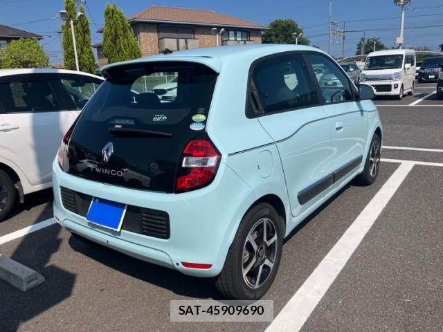 Renault TWINGO 2018-03 8132091-2