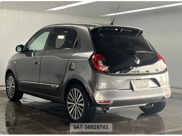 Renault TWINGO 2024-02 8209873-2