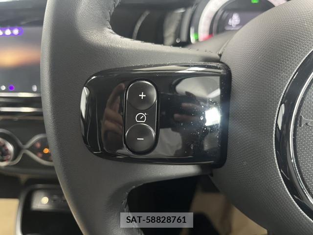 Renault TWINGO 2024-02 8209873-7