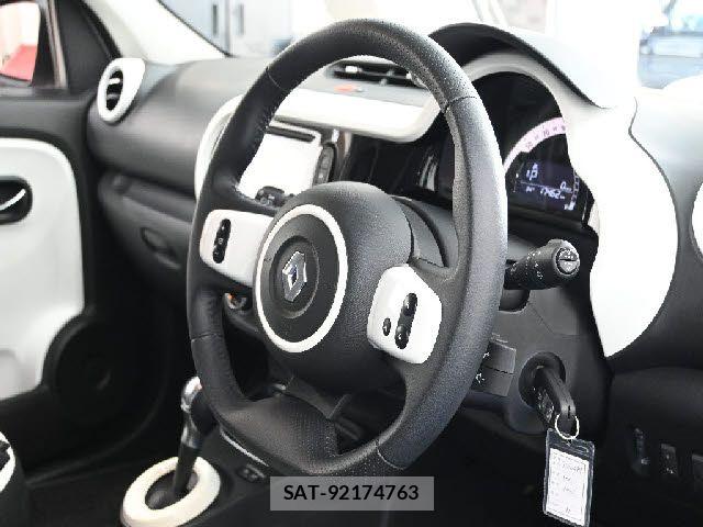 Renault TWINGO 2023-07 8209874-24