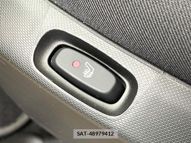 Renault TWINGO 2022-04 8246518-3