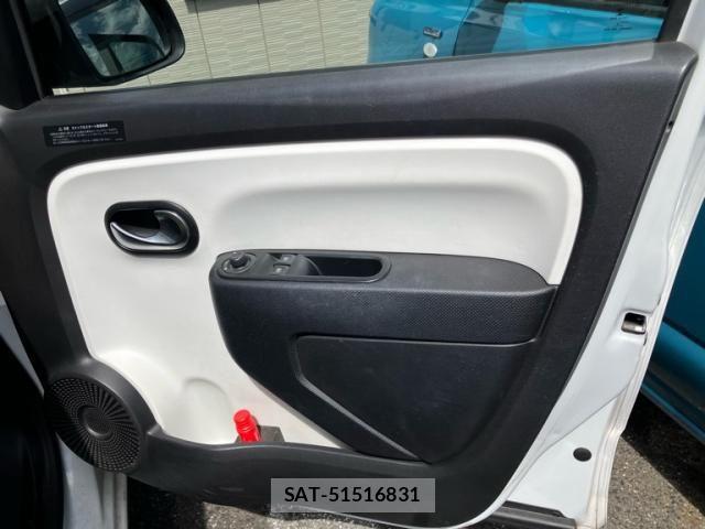 Renault TWINGO 2019-01 8368349-12