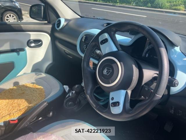 Renault TWINGO 2017-03 8368348-11