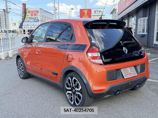 Renault TWINGO 2019-05 8486023-10