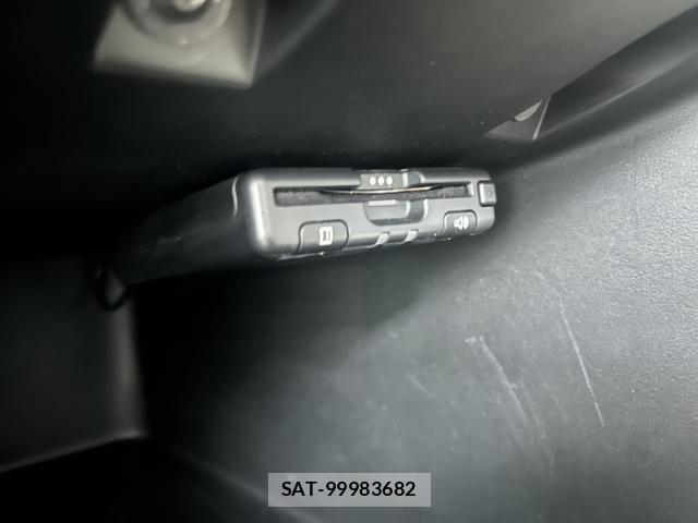 Renault TWINGO 2023-07 8831320-9