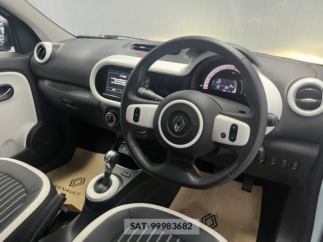 Renault TWINGO 2023-07 8831320-1
