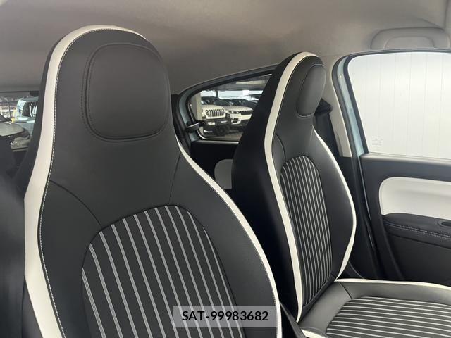 Renault TWINGO 2023-07 8831320-3