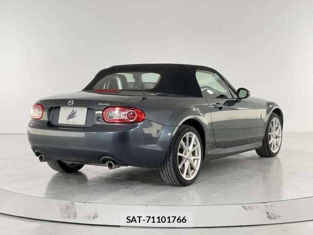 Mazda ROADSTER 2012-06 1332903-5