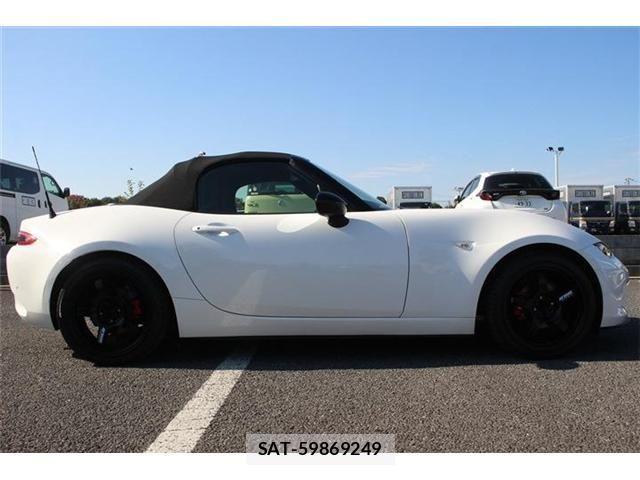 Mazda ROADSTER 2021-07 1430121-9