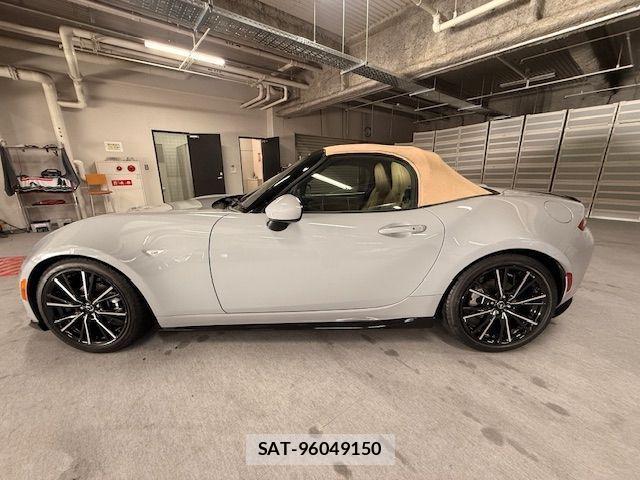 Mazda ROADSTER 2025-03 2251009-3