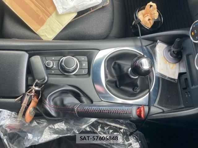 Mazda ROADSTER 2015-08 6073916-19
