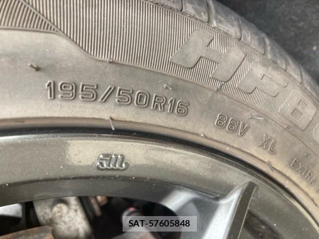Mazda ROADSTER 2015-08 6073916-6
