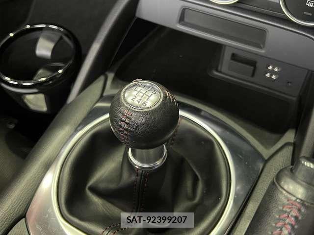 Mazda ROADSTER 2015-08 6677762-7