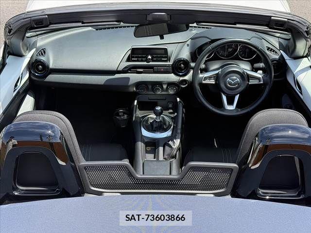 Mazda ROADSTER 2022-09 6753073-1
