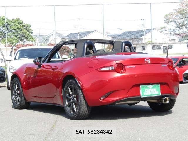 Mazda ROADSTER 2015-07 6816911-23