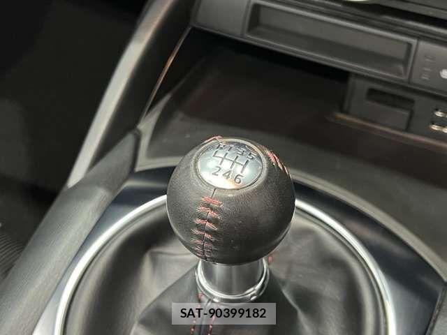 Mazda ROADSTER 2018-02 6816910-8
