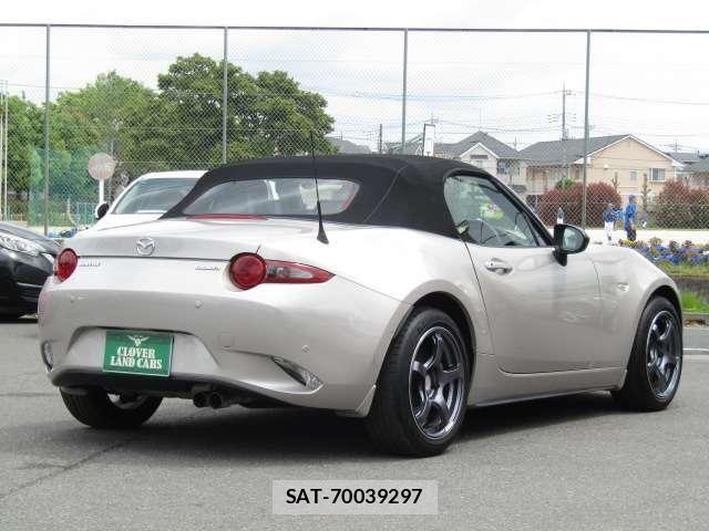 Mazda ROADSTER 2022-01 6816915-22