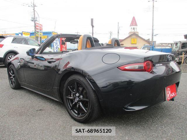 Mazda ROADSTER 2023-02 7060455-4