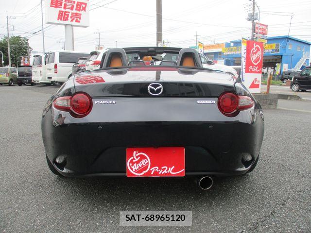 Mazda ROADSTER 2023-02 7060455-6