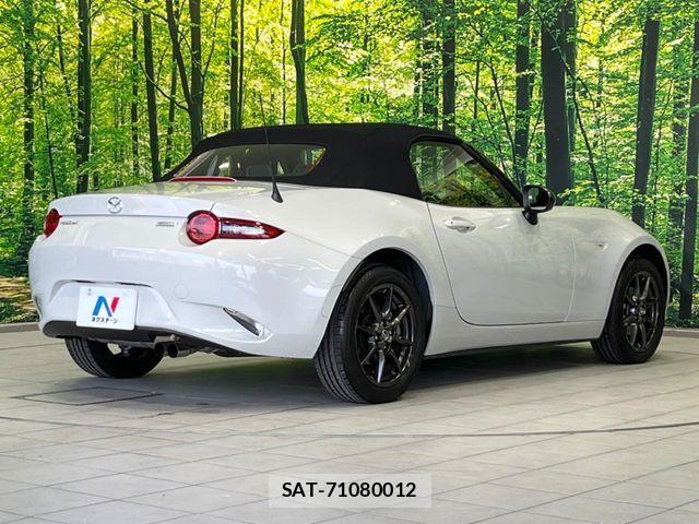 Mazda ROADSTER 2017-08 7272820-15