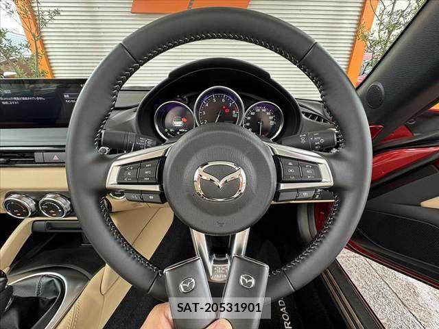 Mazda ROADSTER 2025-08 7359596-6