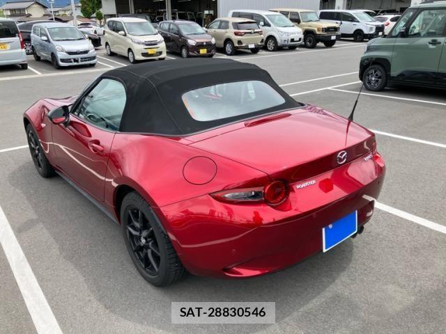 Mazda ROADSTER 2022-09 7502594-2