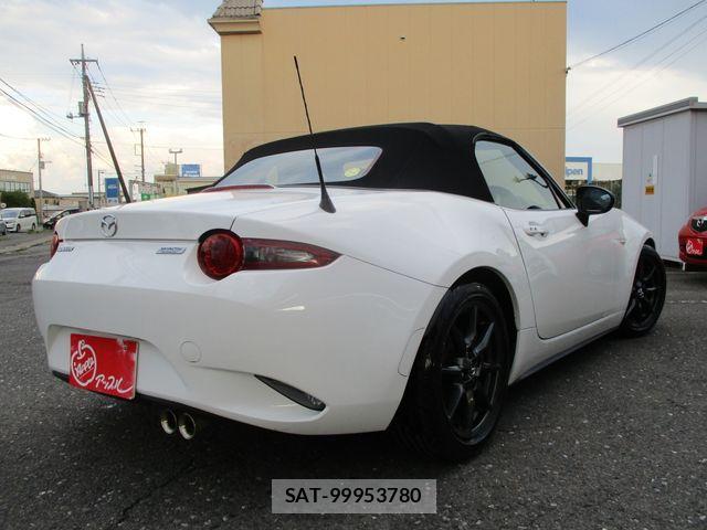 Mazda ROADSTER 2017-08 7619573-2