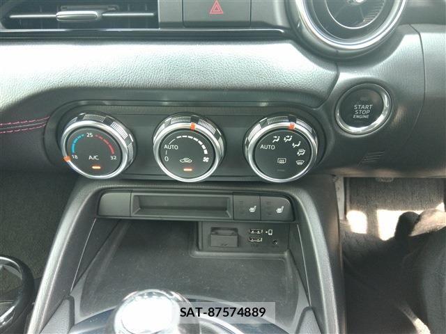 Mazda ROADSTER 2015-09 7963570-23
