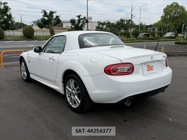 Mazda ROADSTER 2014-01 8037943-12
