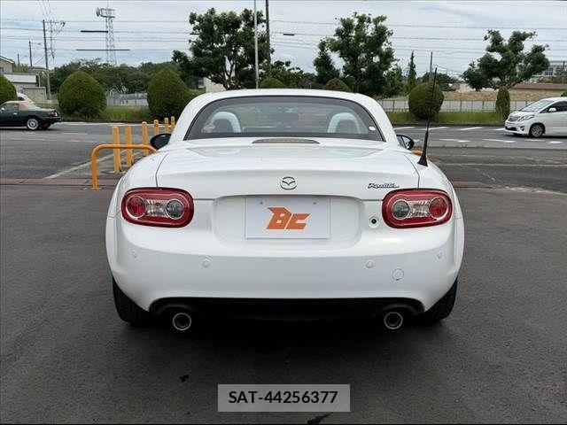 Mazda ROADSTER 2014-01 8037943-13