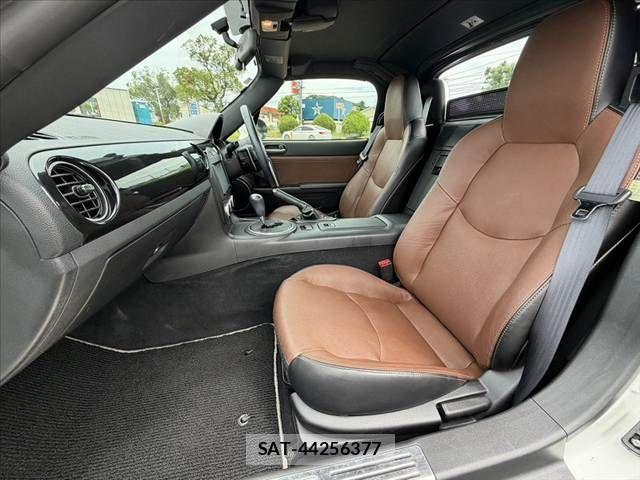 Mazda ROADSTER 2014-01 8037943-16
