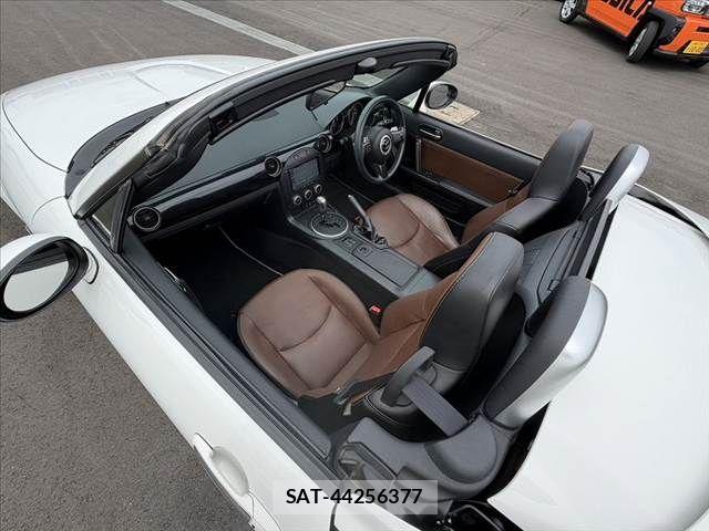 Mazda ROADSTER 2014-01 8037943-18