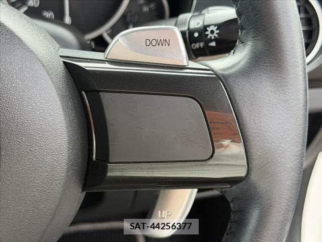 Mazda ROADSTER 2014-01 8037943-27