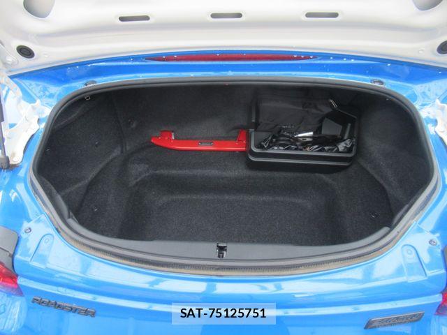 Mazda ROADSTER 2016-03 8037953-9